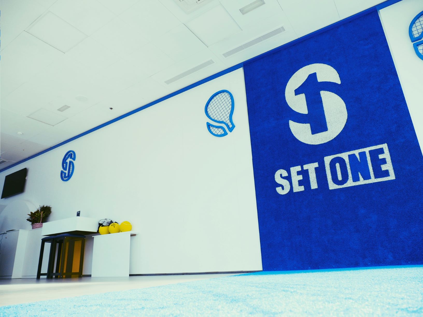 El Club de Pádel y Fitness “Set One” inaugura sus instalaciones en el Centro Comercial Equinoccio El Club de Pádel y Fitness “Set One” inaugura sus instalaciones en el Centro Comercial Equinoccio